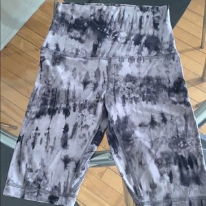 NWOT Super High Rise Align Biker Shorts size 6